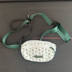 Sprints small crossbody sling it